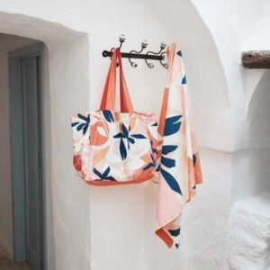 Bolsa de playa de secado rápido fabricada con plástico reciclado